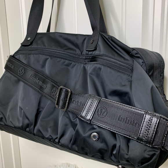 lululemon gym duffle bag
